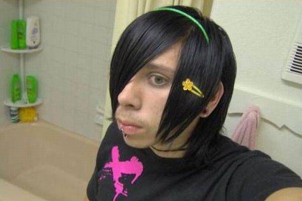 Faceci EMO 1
