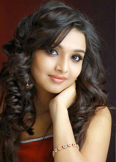 Hot South Actress Deepthi Nambiar
