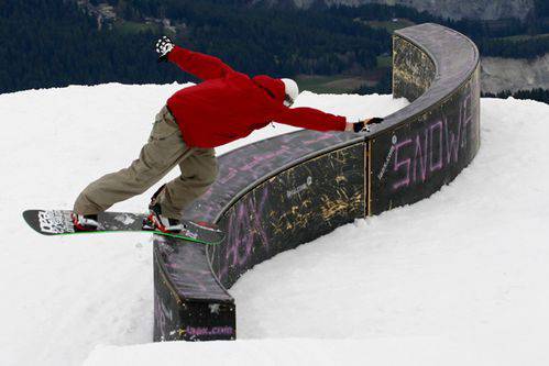 Snowboarding 16
