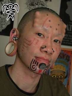 Body Modifications: implanty 11