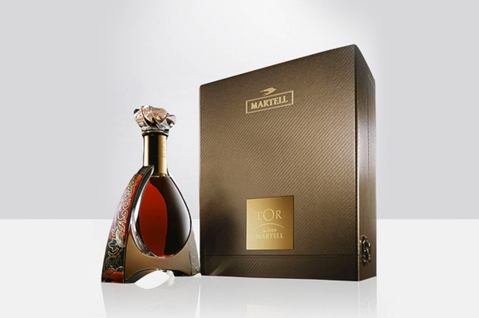 Hermosas botellas únicas de bebidas de lujo Hermosas botellas únicas de bebidas de lujo
