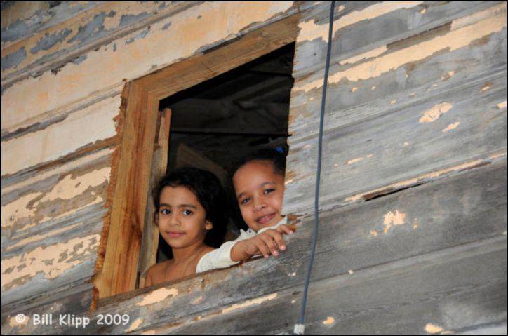 Cuba: ''Los Juguetes y los Niños'' Cuba: ''Los Juguetes y los Niños''