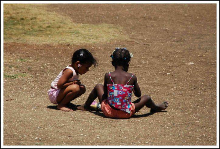Cuba: ''Los Juguetes y los Niños'' Cuba: ''Los Juguetes y los Niños''
